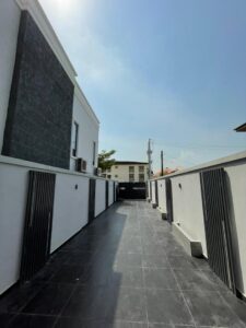 3 bedroom Apartment pic Lekki Phase 1