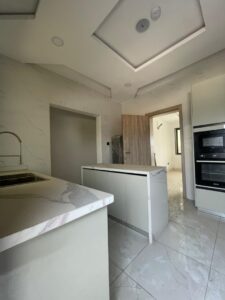 Penthouse Thomas Estate