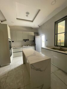 Penthouse Thomas Estate