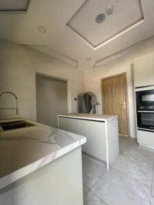 Penthouse Thomas Estate