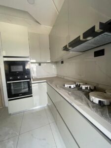 Penthouse Thomas Estate